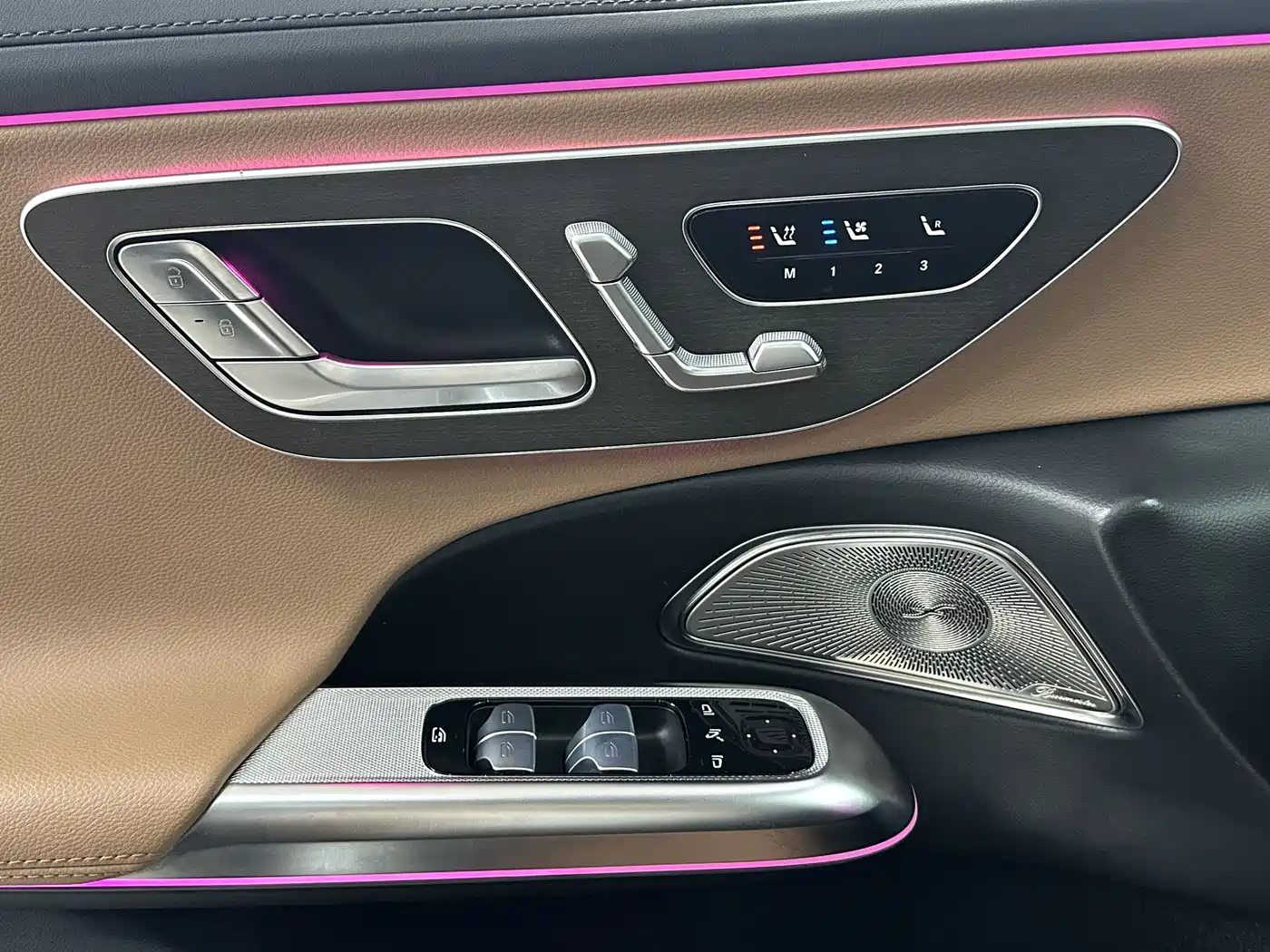 Mercedes-Benz E-Class 2024 Model E 300 L Luxury фото 21