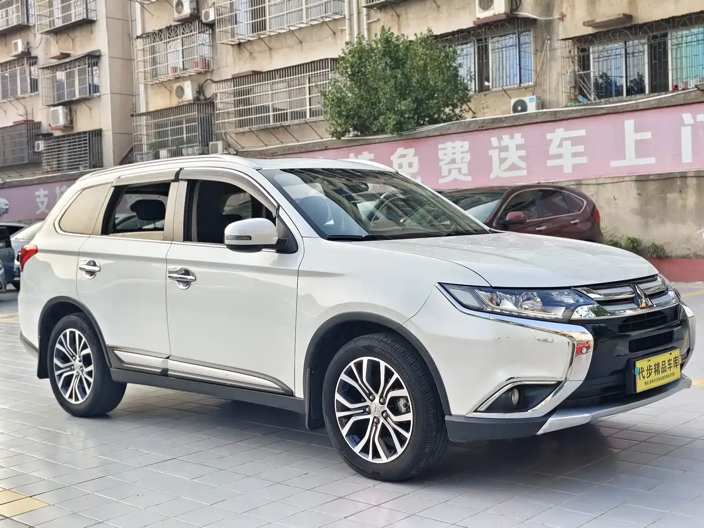 Mitsubishi Outlander 2017 2016 2.4L 4WD Luxury Edition 7-seater