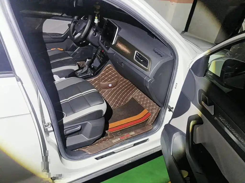 Volkswagen T-Roc, миниатюра 13