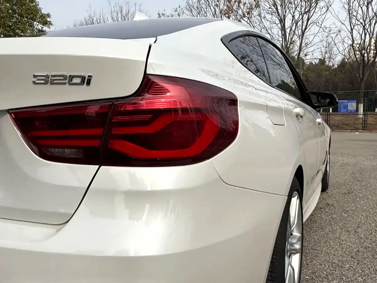 صورة 11 - BMW 3 Series GT