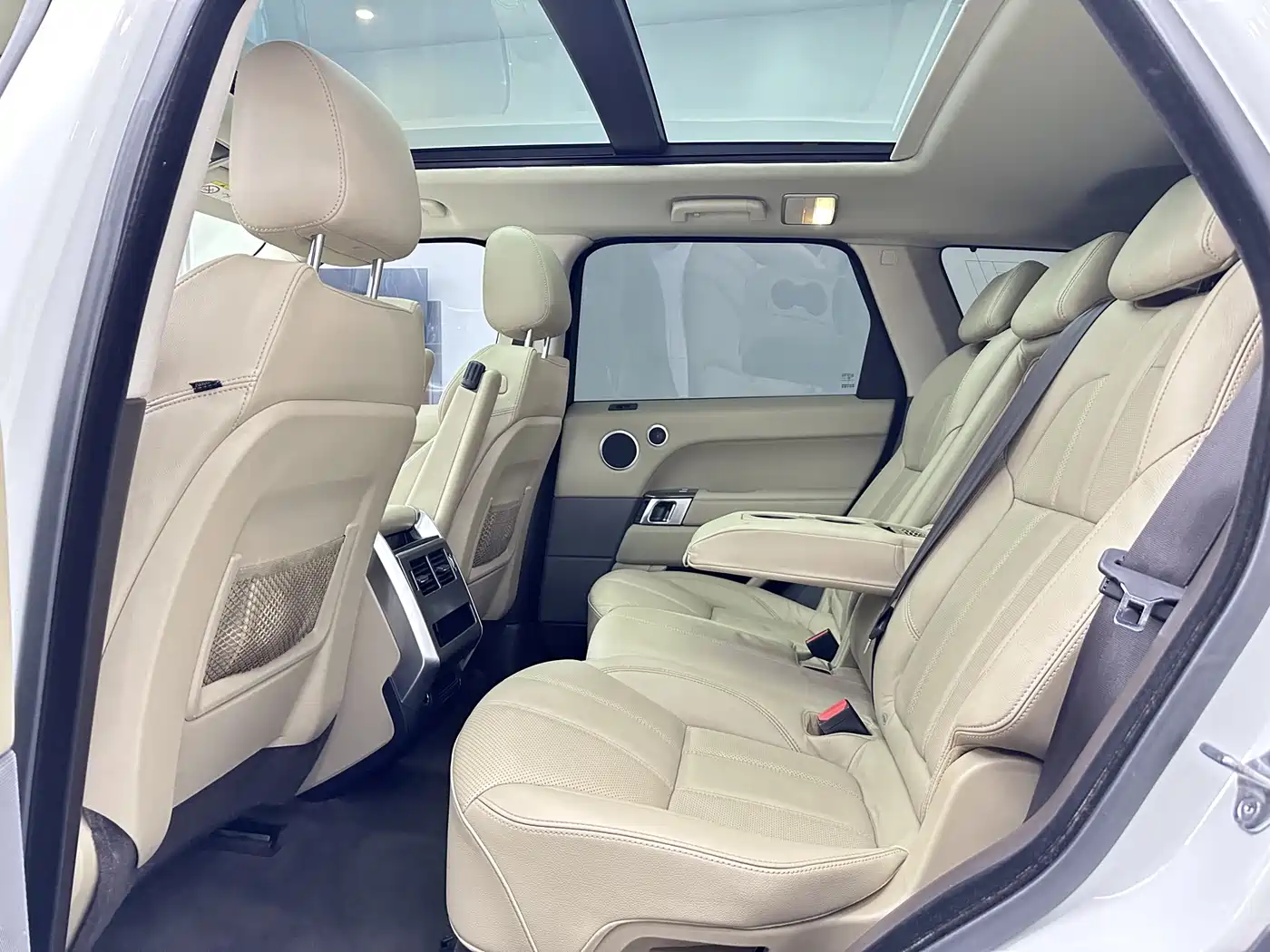 Land Rover Range Rover Sport 2016 Model 3.0 SC V6 SE фото 10