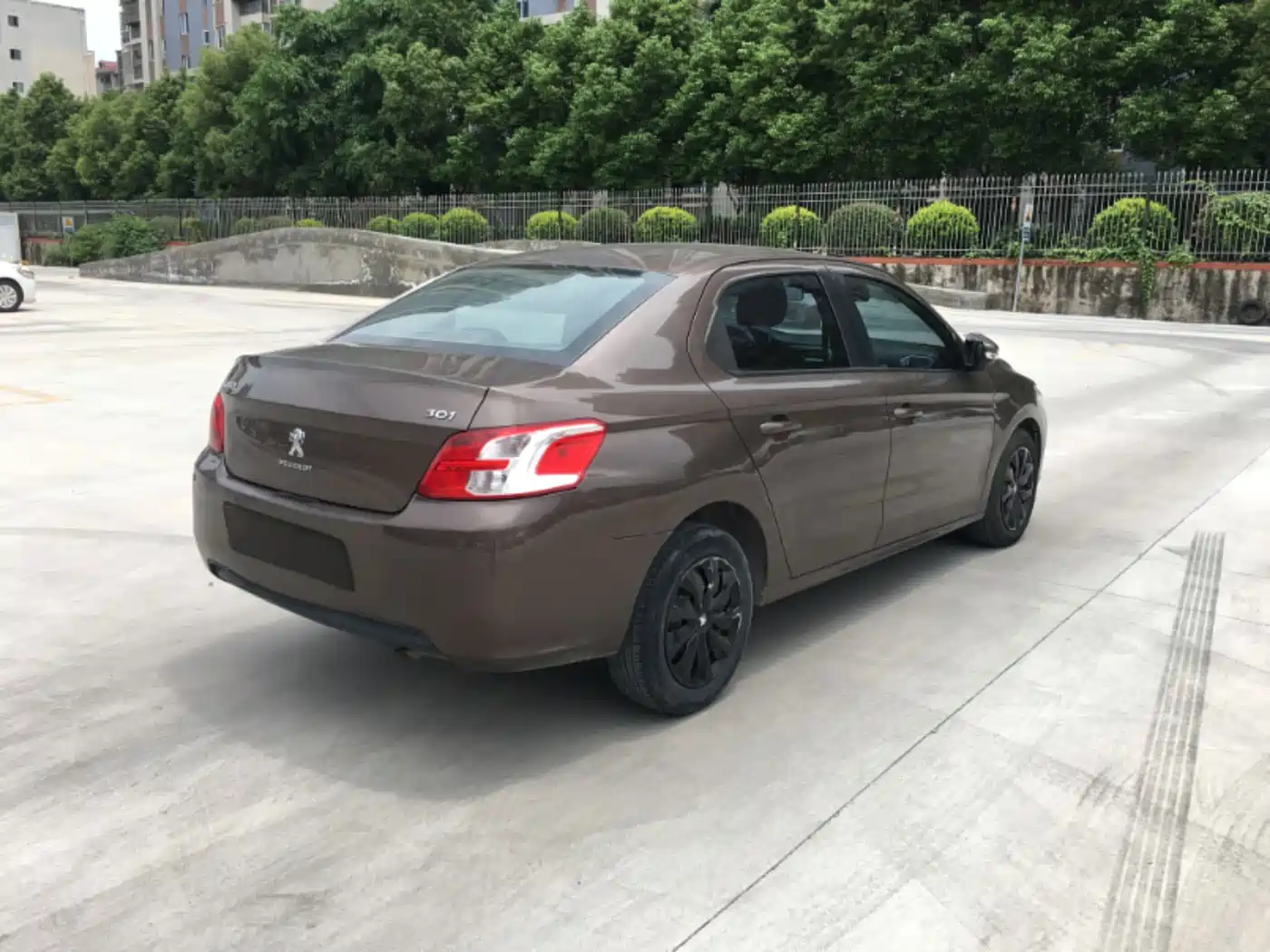 Peugeot 301 2014 1.6L Automatic Comfort Edition фото 12