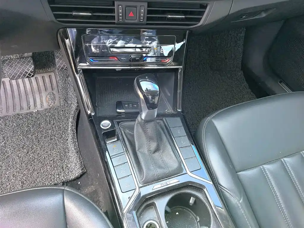 Volkswagen Passat New Energy 2020 430PHEV Hybrid Elite (China VI) фото 15