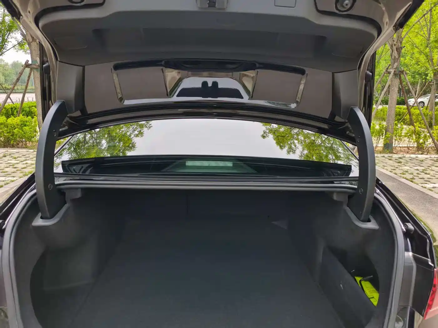 Volkswagen Passat 2022 330TSI Starlight Elite Edition фото 17