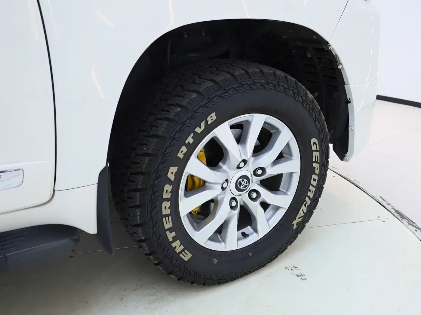 Toyota Land Cruiser 2013 2012 4.6L Automatic VX-R