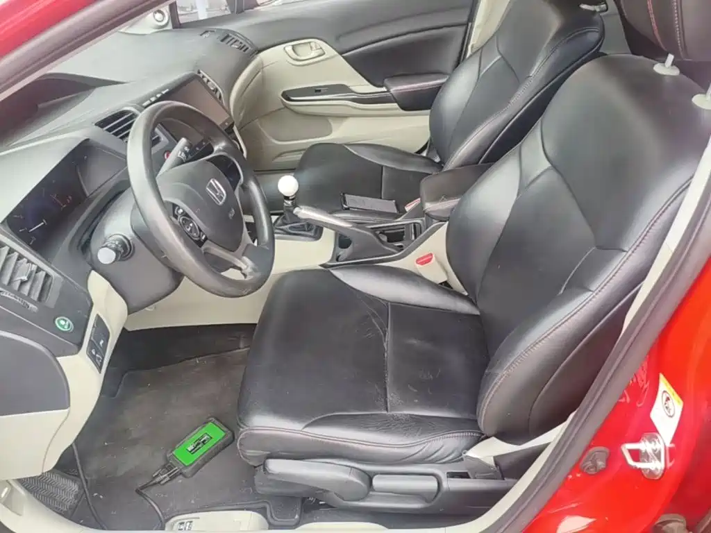 Photo 15 - Honda Civic