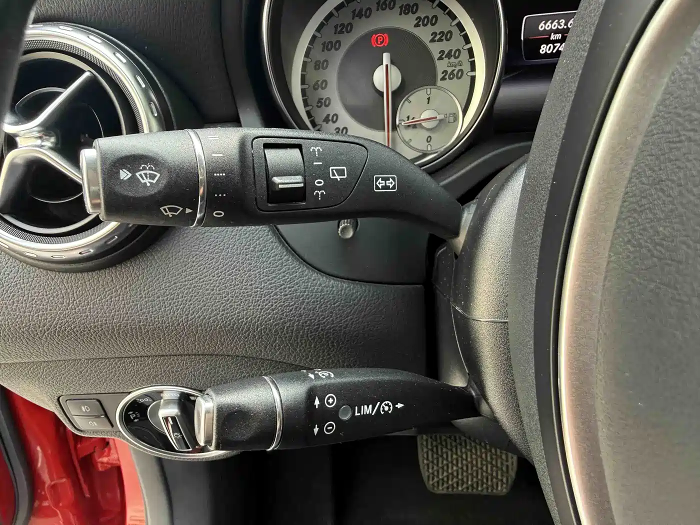 Mercedes-Benz GLA 2015 GLA 200 Dynamic фото 10