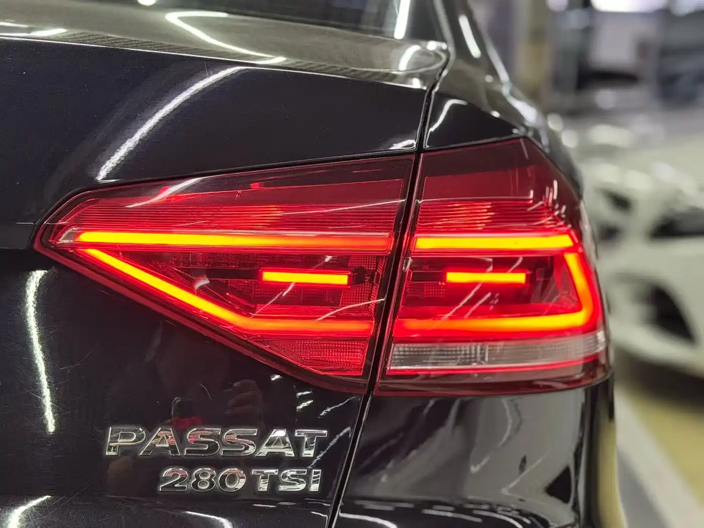 Volkswagen Passat 2017 280TSI DSG Prestige фото 7