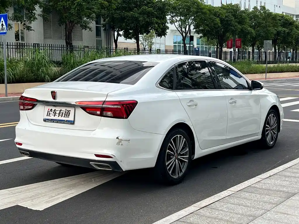 Roewe i6 2021 2020 PLUS 1.6L CVT 4G Connected Glory Holographic Edition