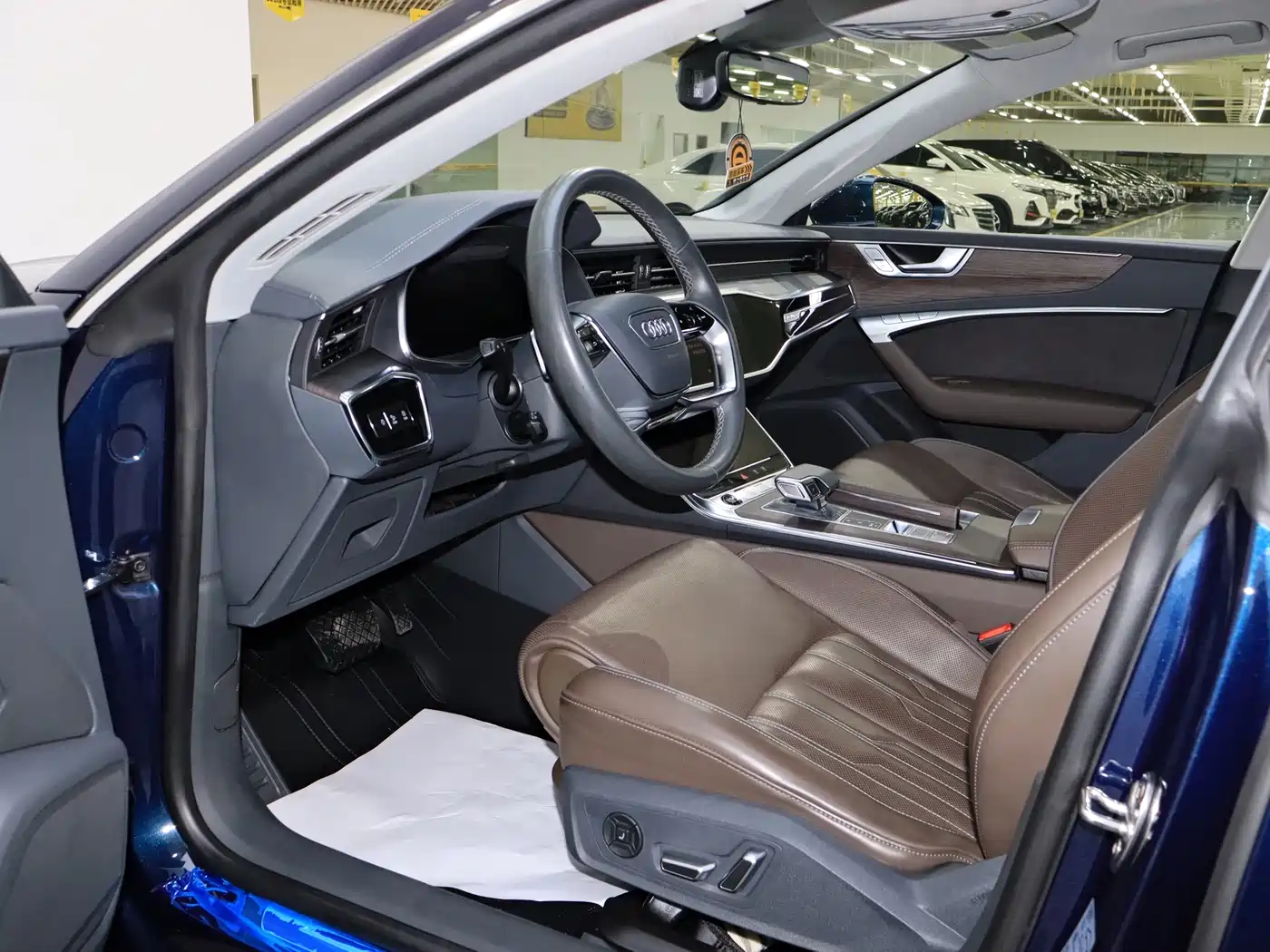 Audi A7L 2022 55 TFSI quattro S-line Zhiyuan Crystal Package фото 11