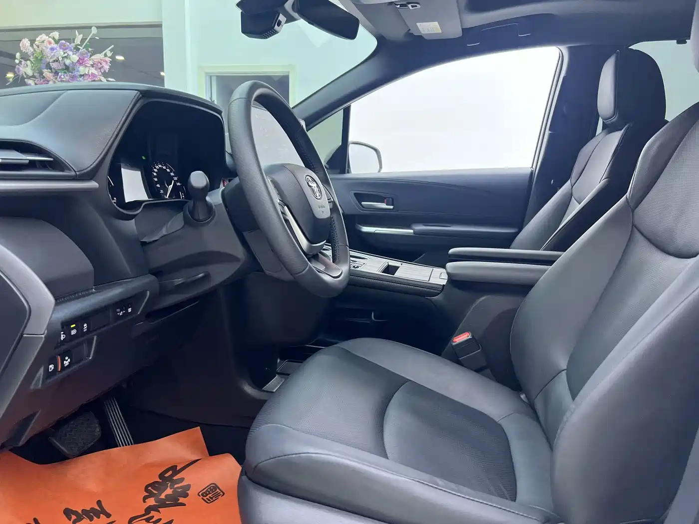 Toyota Sienna 2026 2026 2.5L Hybrid AWD Luxury Edition