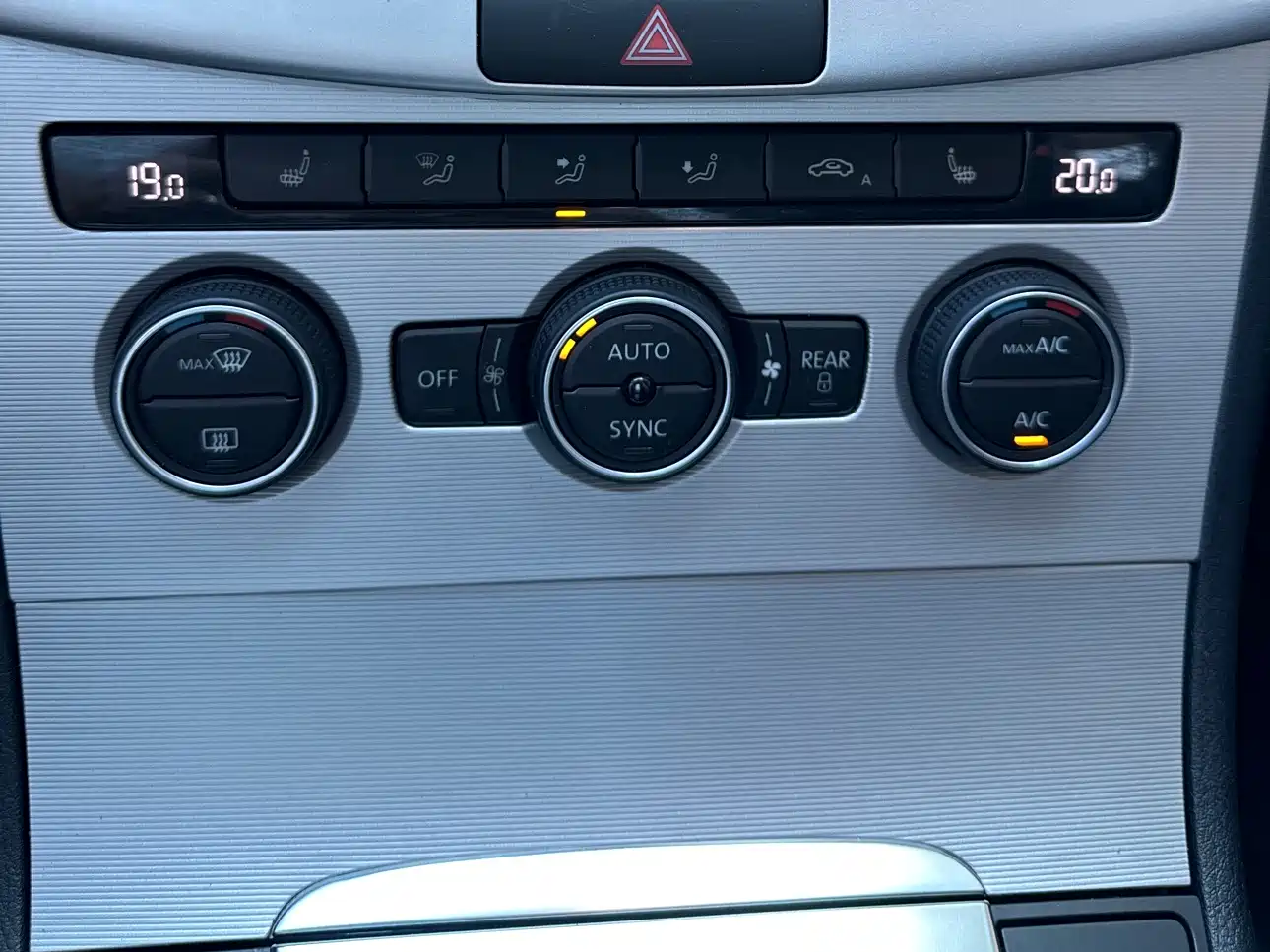 Volkswagen Magotan 2013 2.0TSI Premium фото 17