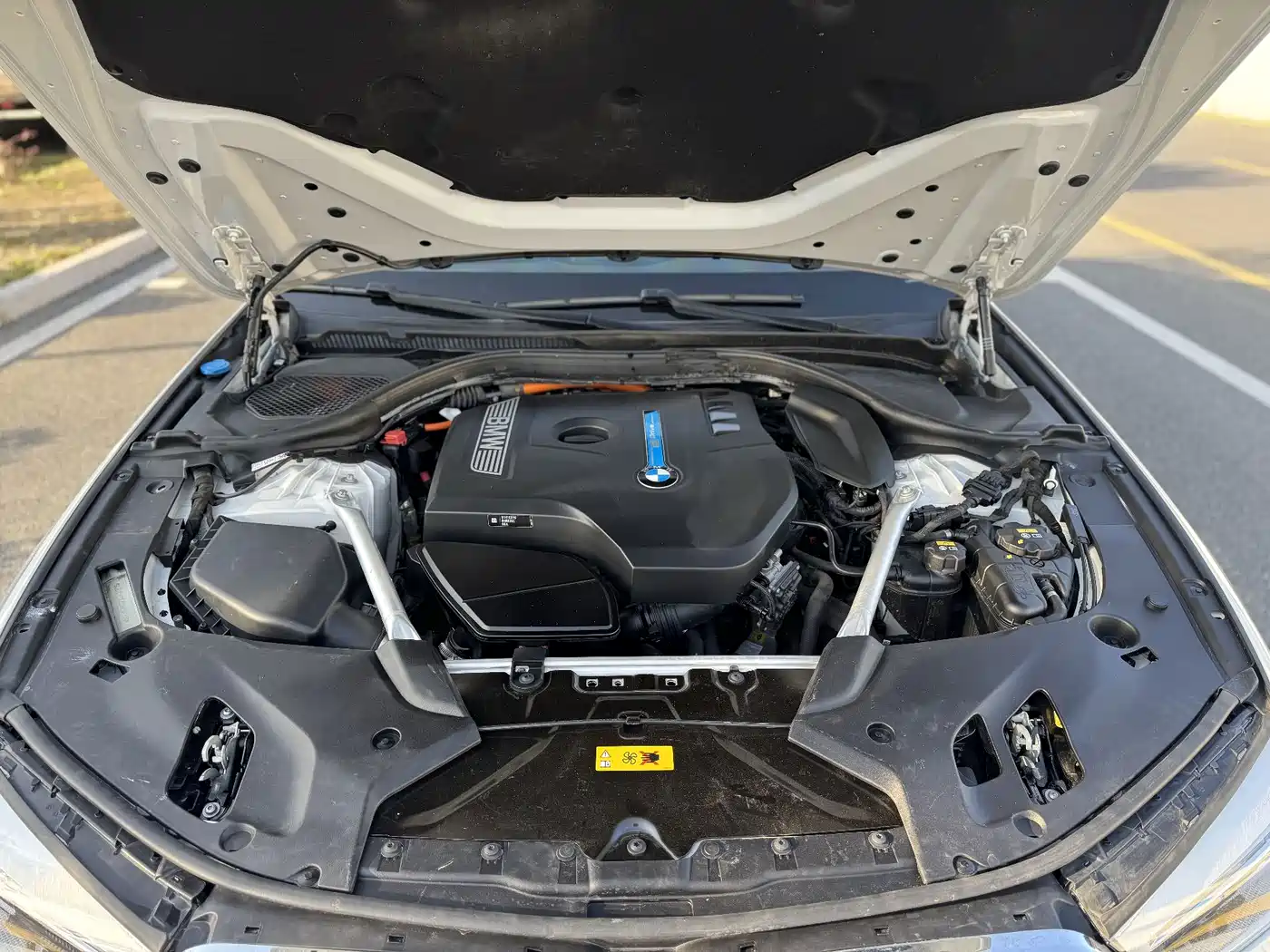 BMW 5 Series New Energy 2020 530Le Range Upgrade Pioneer Edition фото 21