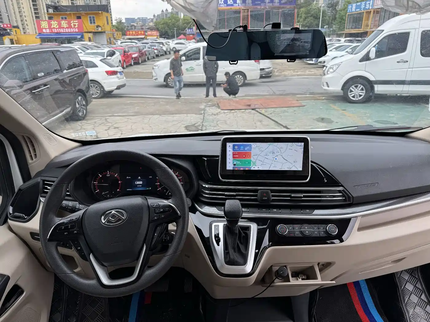SAIC Maxus Xintu V90 2024 Zhida Commercial Version 2.0T Automatic RWD Long Wheelbase High Roof Single Rear Tire 9-Seater фото 6