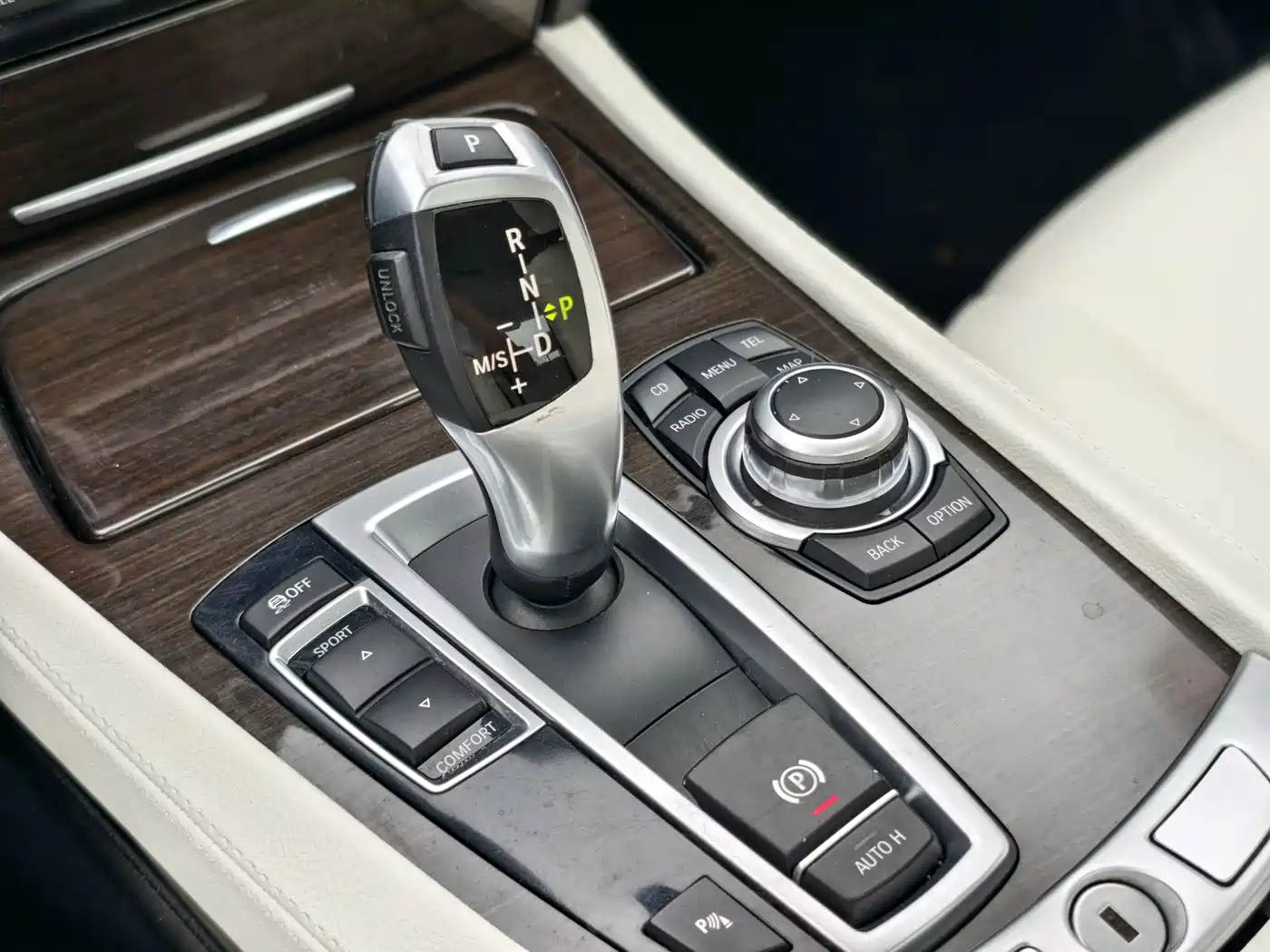 BMW 7 Series 2011 740Li Steinway Limited Edition фото 29