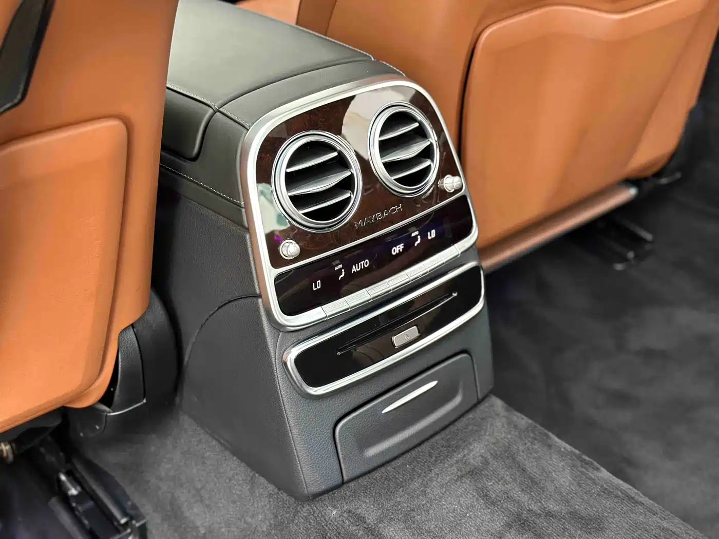 Mercedes-Benz Maybach S-Class 2020 S 450 4MATIC Collector's Edition фото 17