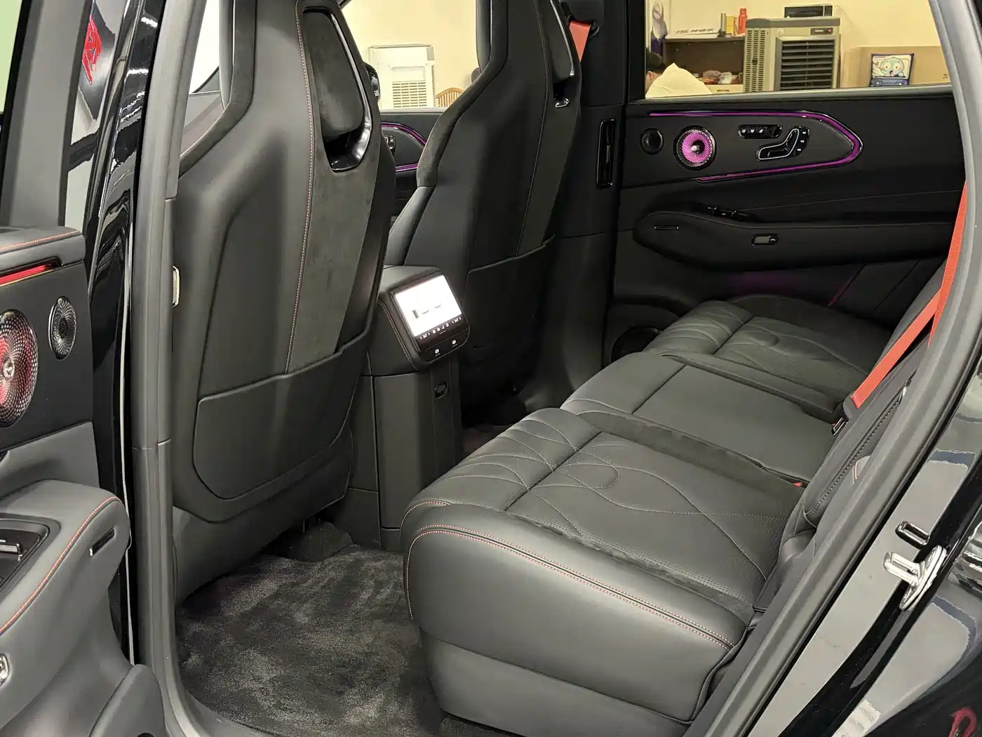 ZEEKR 8X 2026 2026 Model Dark Edition 5-Seater