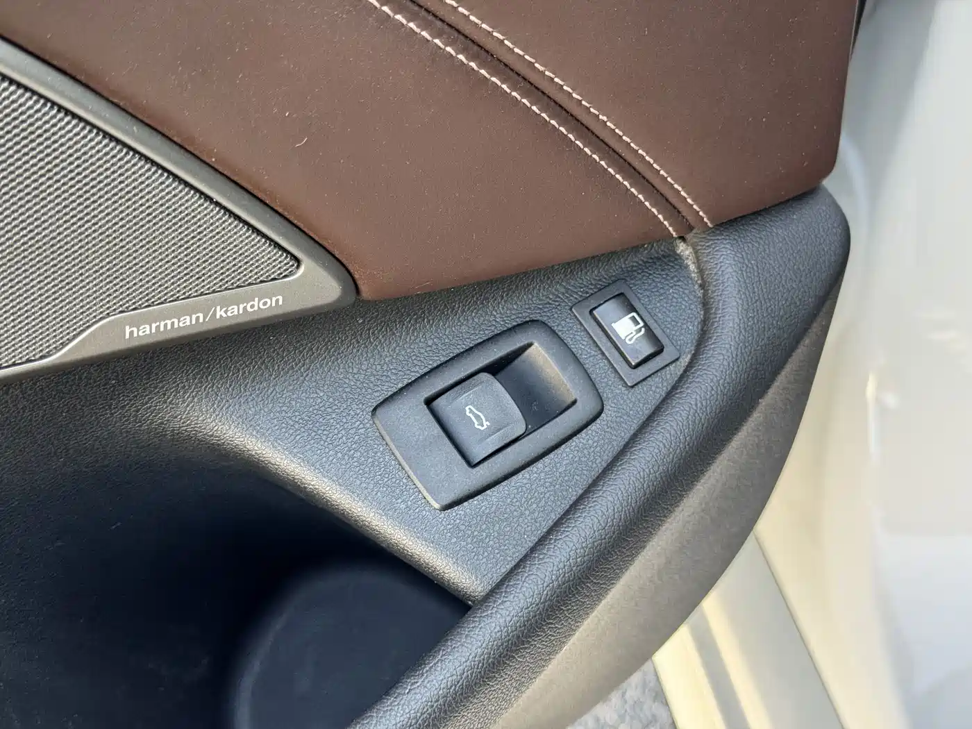 BMW 5 Series New Energy 2020 530Le Range Upgrade Pioneer Edition фото 22
