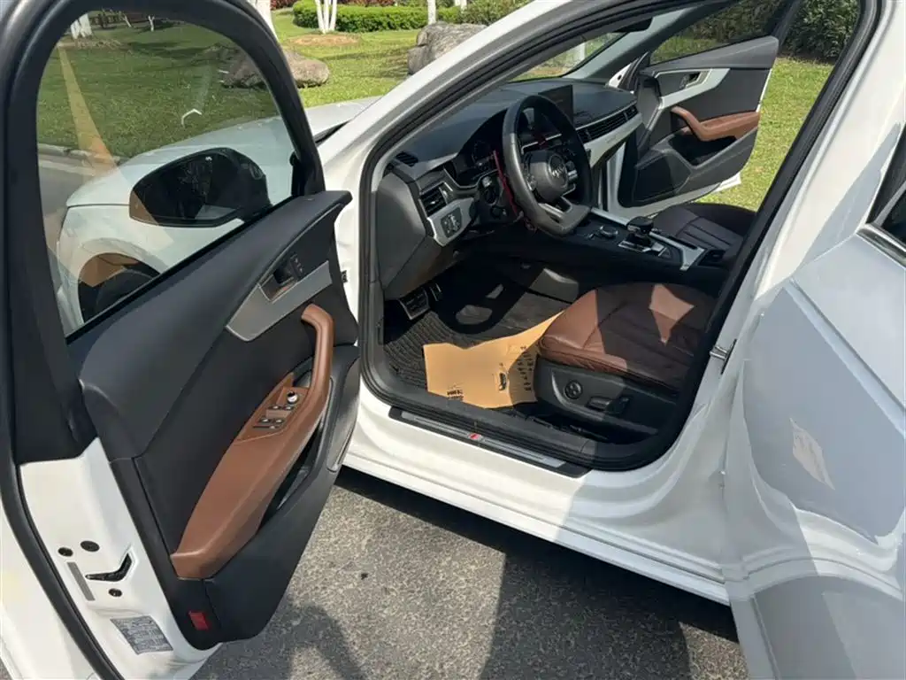 Audi A4L 2018 30th Anniversary 45 TFSI quattro Personality Sport фото 12