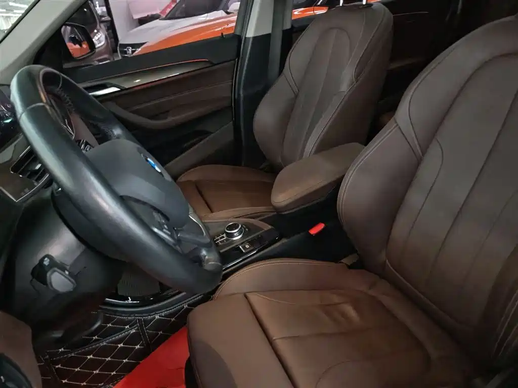 BMW X1 2019 xDrive20Li Premium Model фото 8