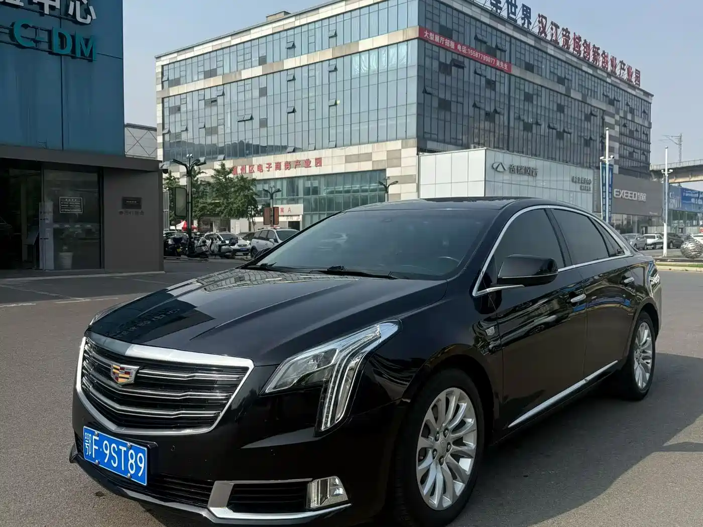 CADILLAC XTS