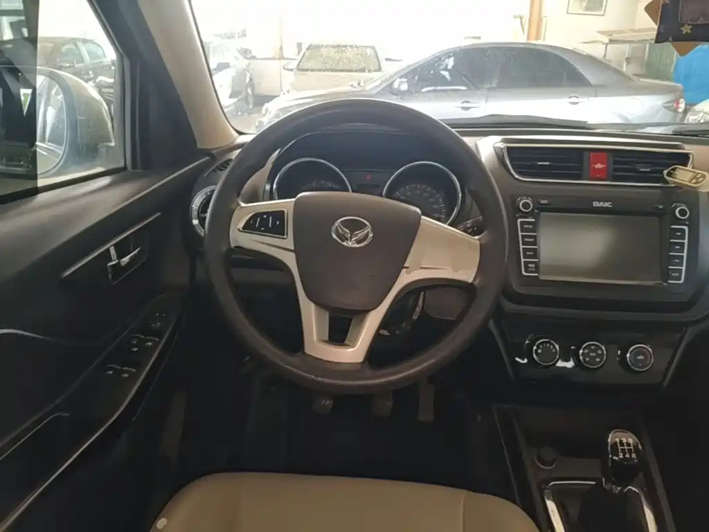 BAIC Huansu S3 2017 2017 1.5L Manual Luxury