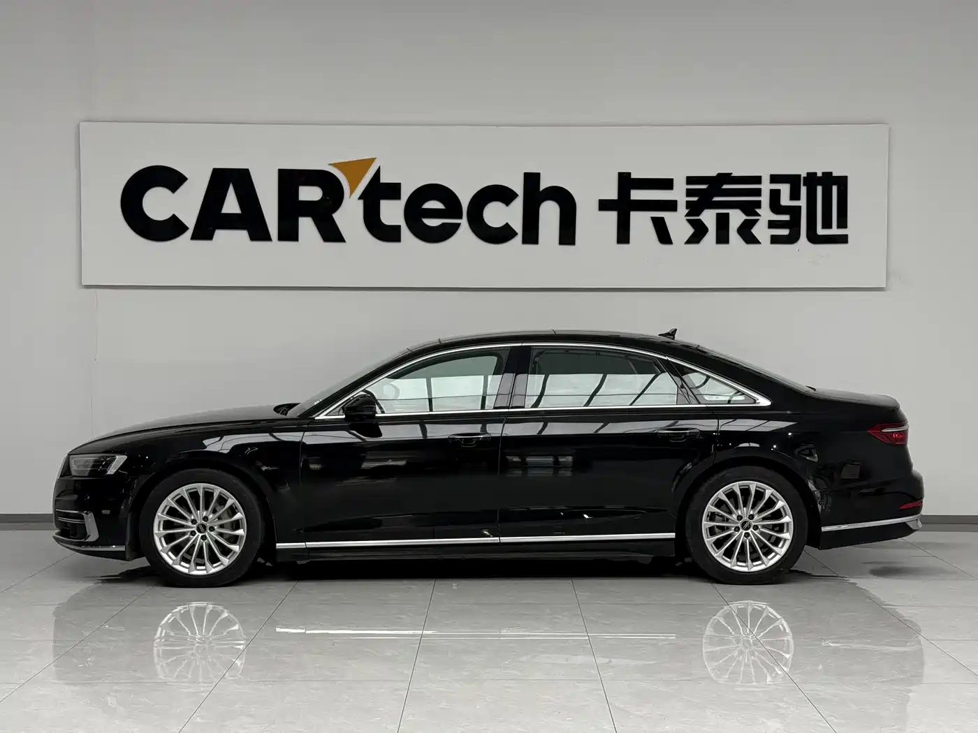 Audi A8 2021 A8L 50 TFSI quattro Comfort фото 2