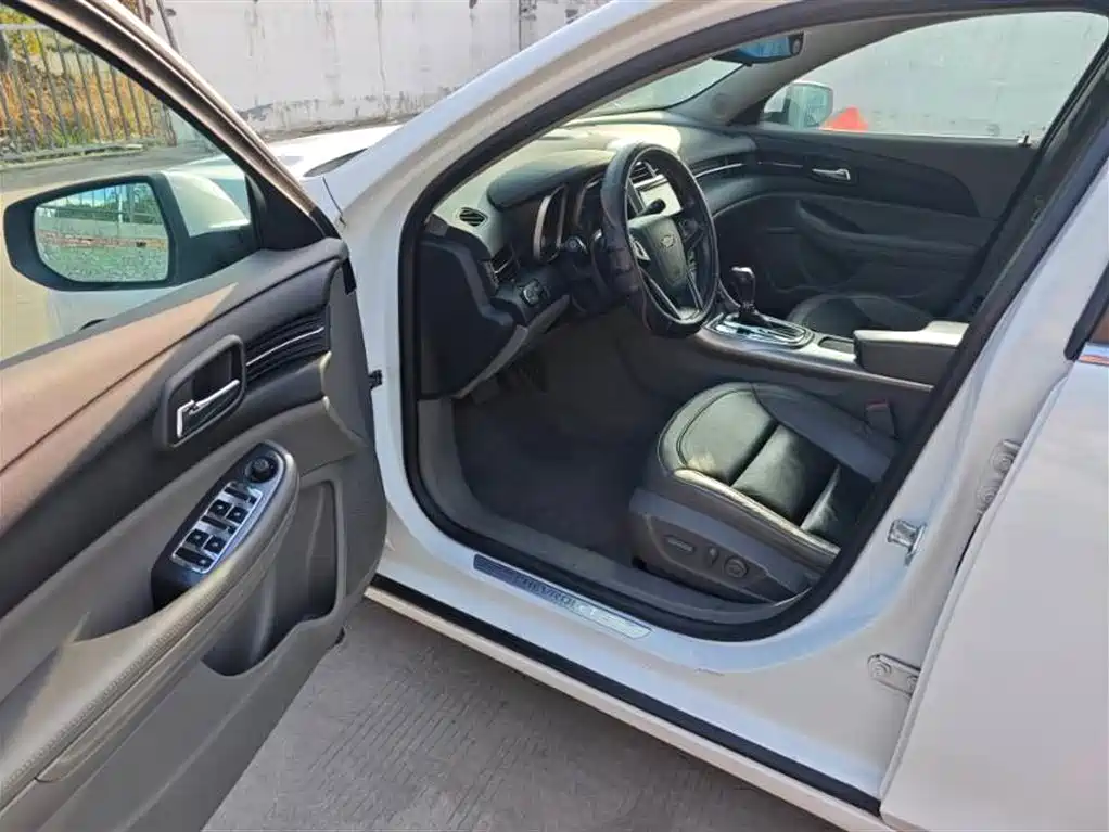 Chevrolet Malibu 2014 2.4L Automatic Luxury фото 4