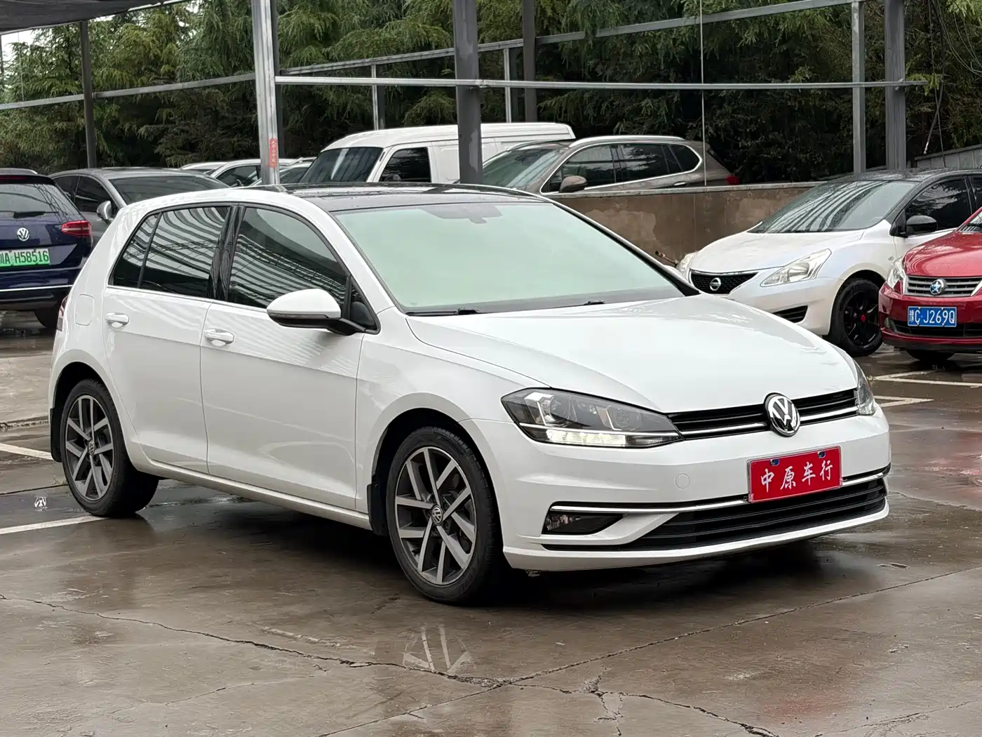 Volkswagen Golf 2020 Beloved Edition 280TSI DSG Luxury фото 3