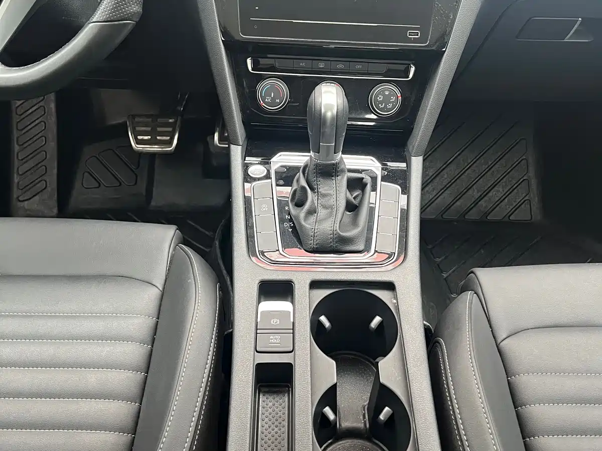 Volkswagen Magotan 2025 Popular Edition 280TSI DSG Comfort фото 11
