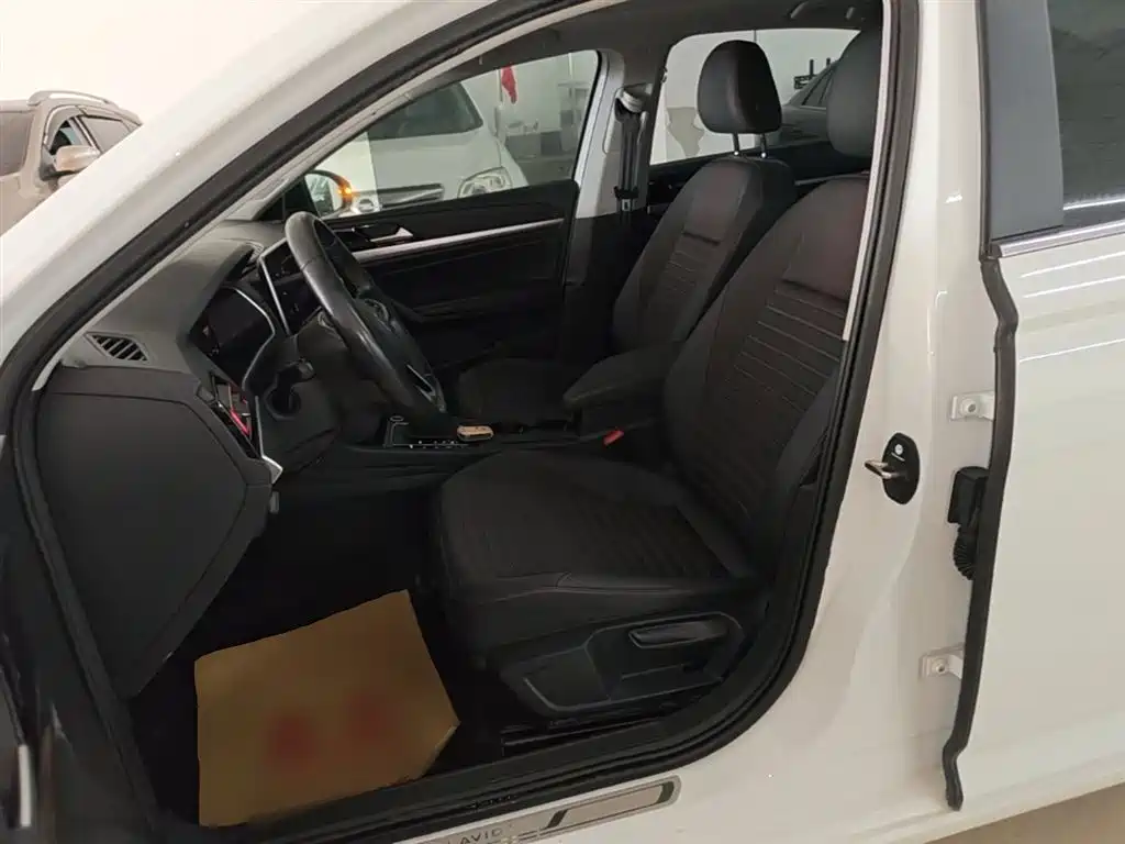 Volkswagen Lavida 2023 200TSI DSG Starlight Comfort Edition фото 15
