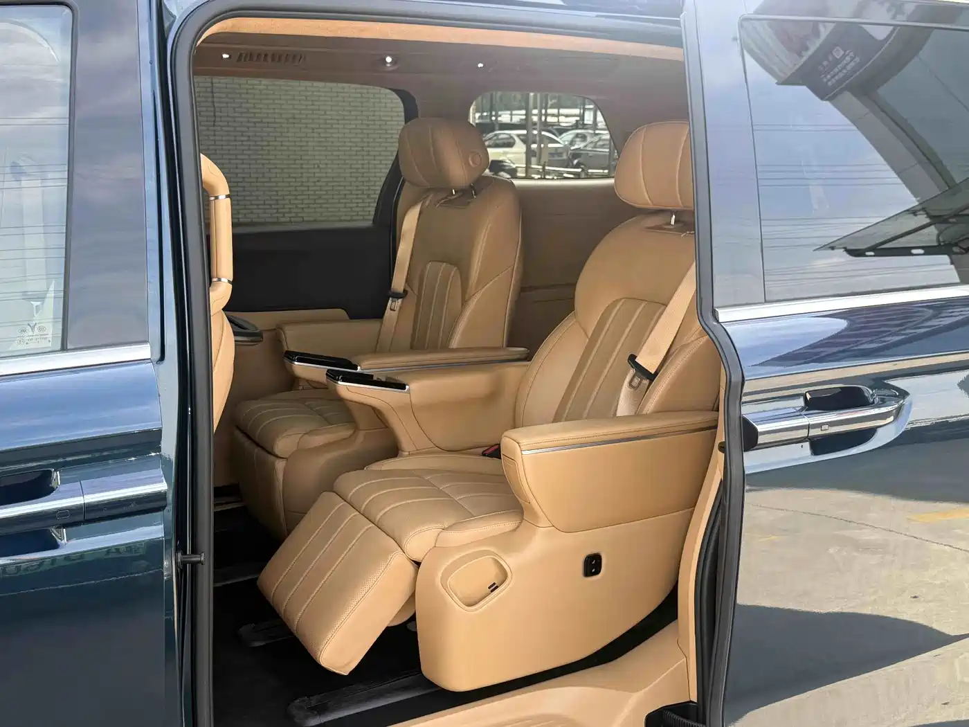 Voyah Auto Voyah Dreamer 2025 Model EV 4WD Premium QianKun Edition фото 11
