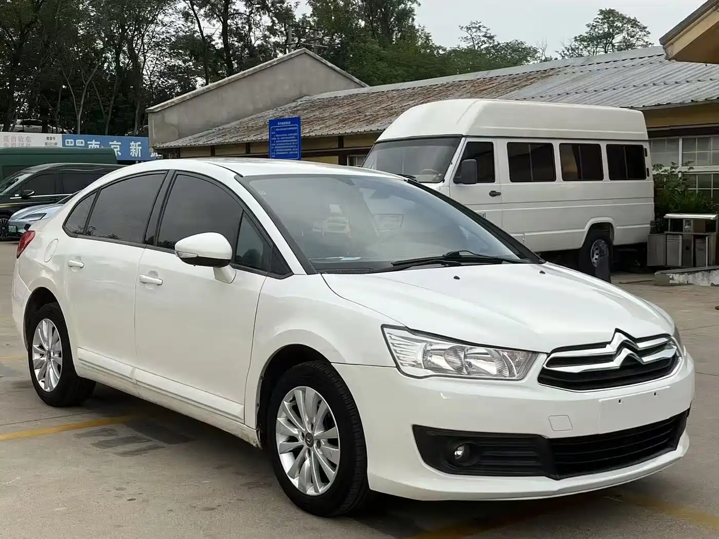 Citroën C-Quatre 2016 2016 Classic Sedan 1.6L Automatic Premium