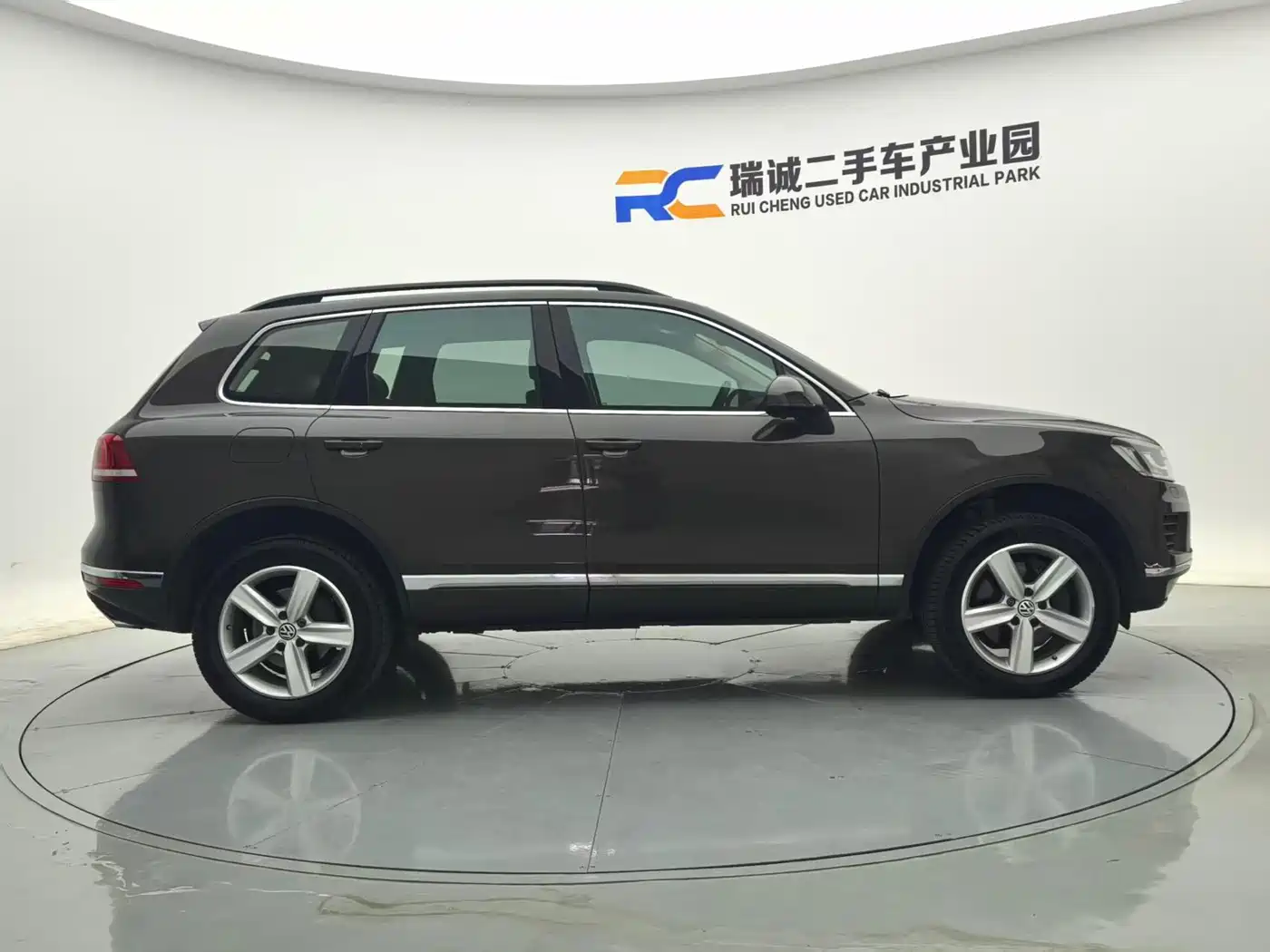Volkswagen Touareg 2018 2017 3.0TSI Explorer Edition