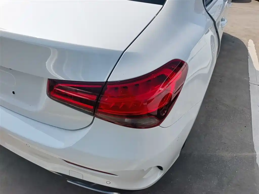 Mercedes-Benz A-Class 2019 A 180 L Sport Sedan фото 8