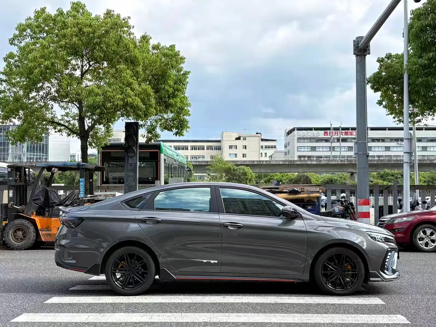 Photo 5 - Geely Binrui