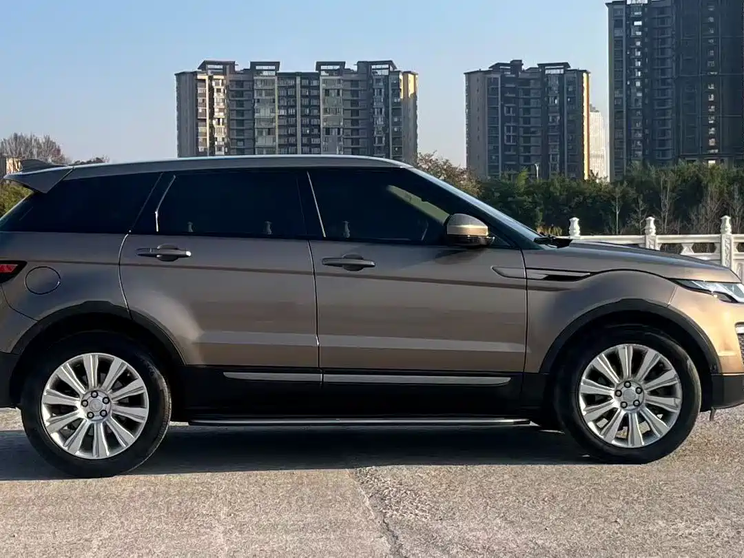 Land Rover Range Rover Evoque 2018 240PS SE Smart Edition фото 4