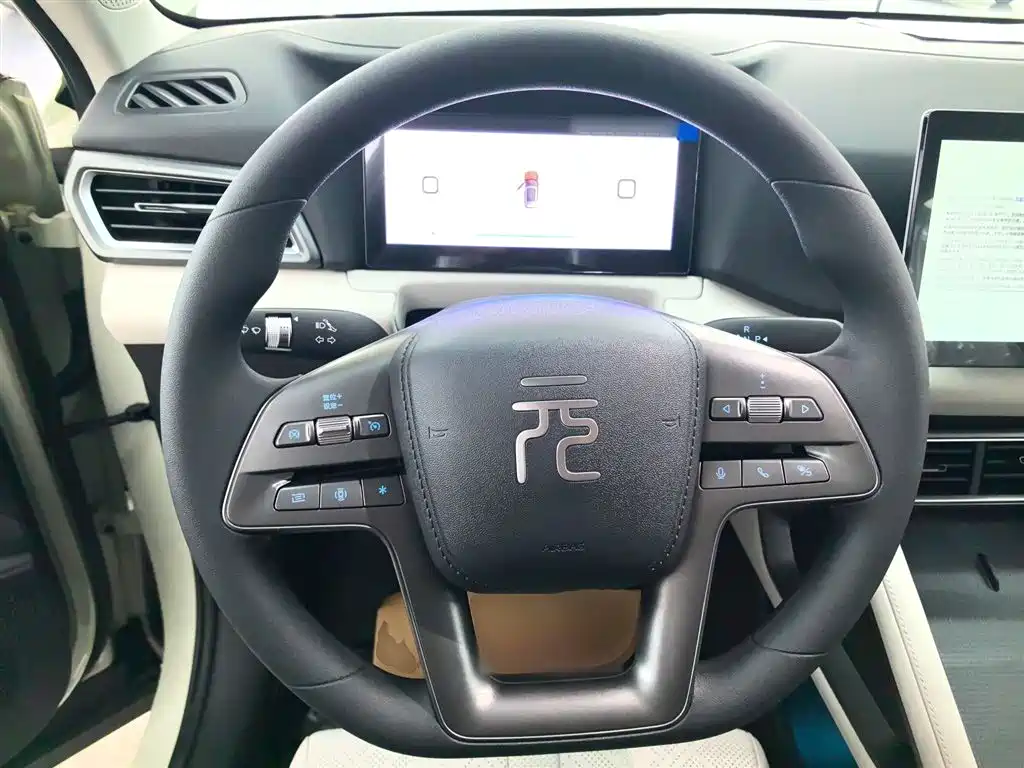 BYD Yuan UP 2025 Model 301KM Navigator фото 11