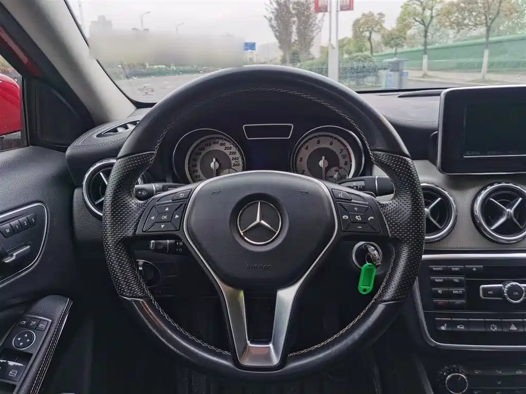Mercedes-Benz GLA 2015 GLA 220 4MATIC Luxury фото 7