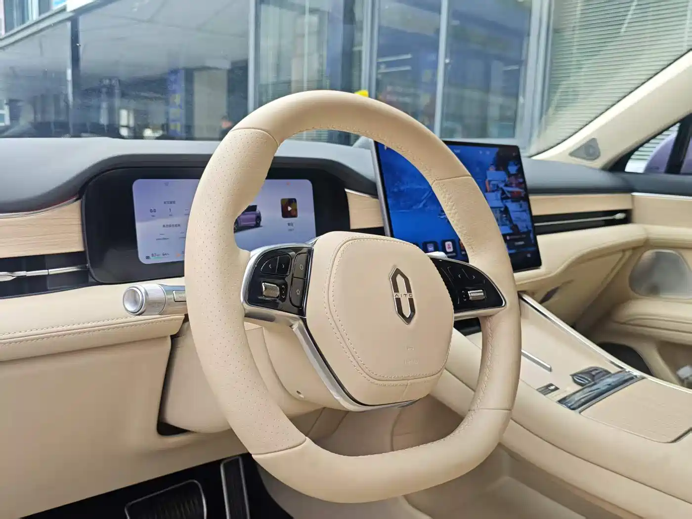 AITO Wenjie AITO M5 2025 Extended Range Ultra AWD фото 14