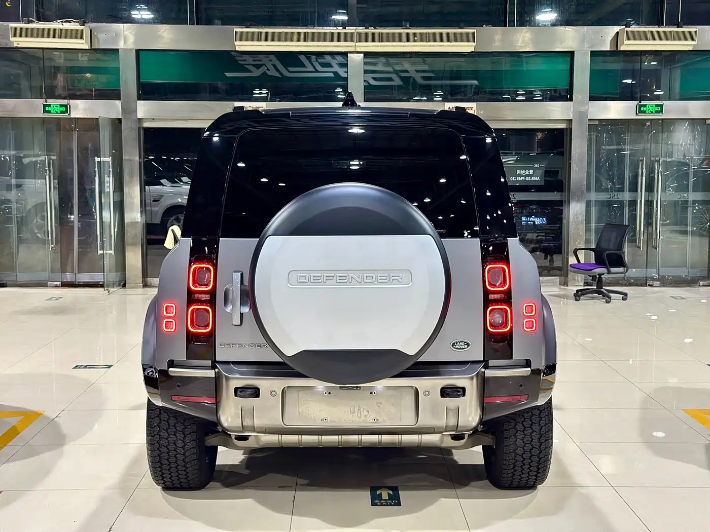 Land Rover Defender 2022 110 P400 X фото 11