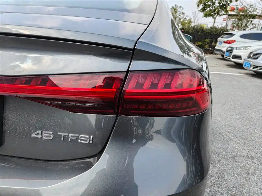 Audi A7 2024 45 TFSI Premium Selection фото 18