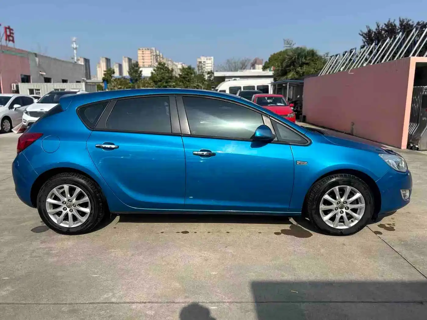 Buick Excelle 2014 XT 1.6L Automatic Fashion фото 3