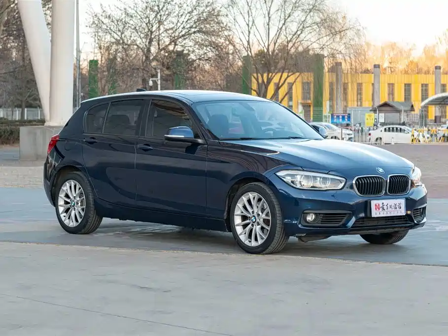BMW 1 Series (Import) 2015 120i Leading фото 7