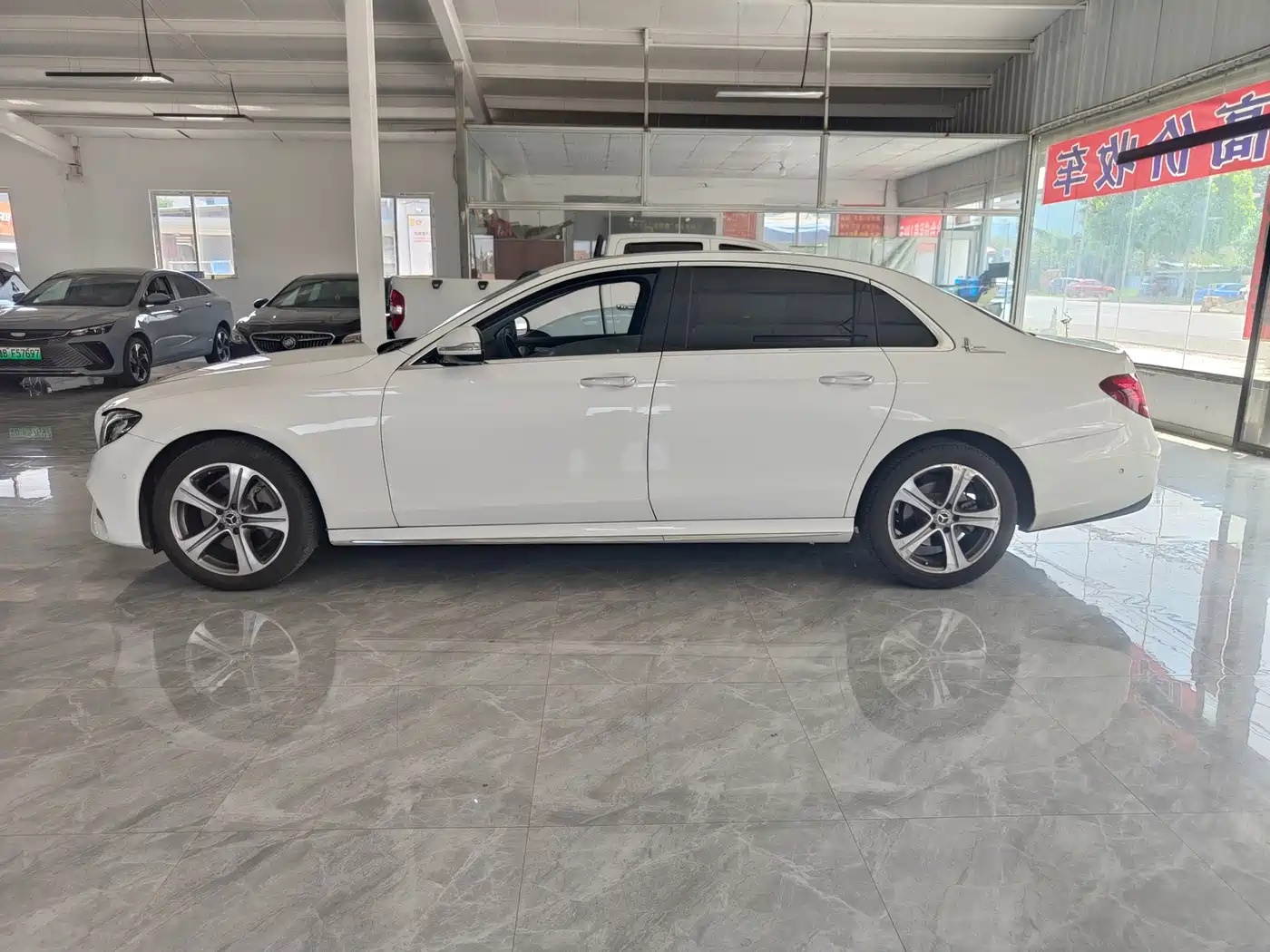 Mercedes-Benz E-Class 2018 Facelift E 200 L Sport фото 3