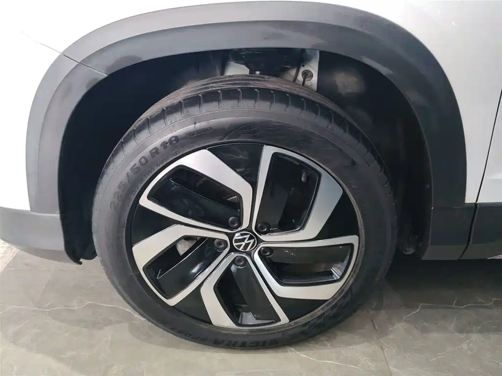 Volkswagen Tharu 2023 300TSI 2WD Full Moon Edition фото 23