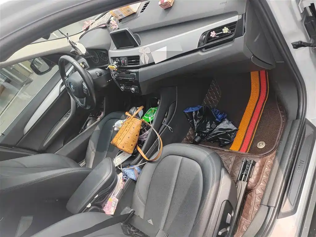 BMW X1 2018 sDrive20Li Leading Model фото 4