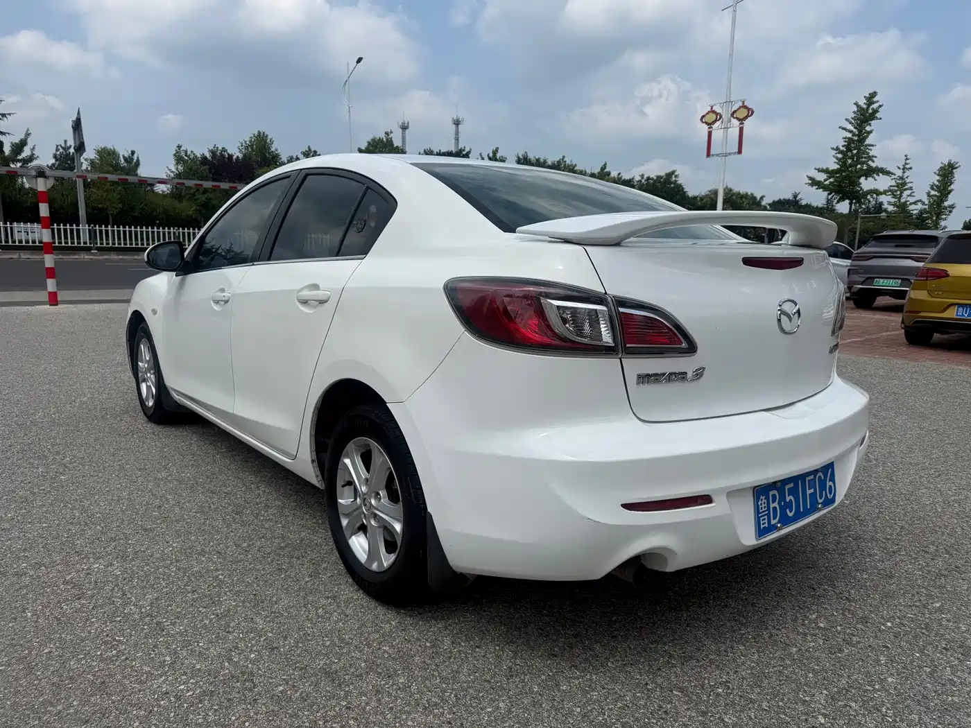 Mazda Mazda3 Axela 2012 2011 Sedan 1.6L Automatic Elite