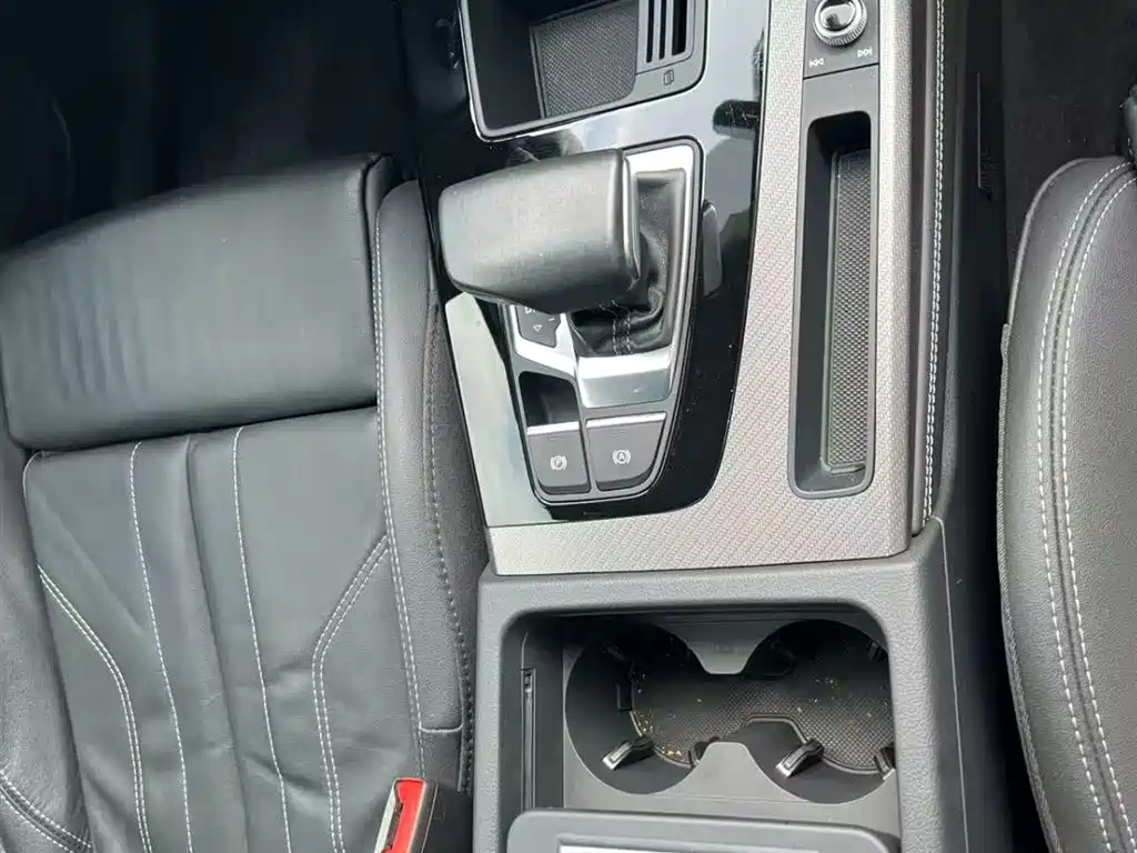 Audi A6L 2021 45 TFSI Exclusive Elegance фото 2