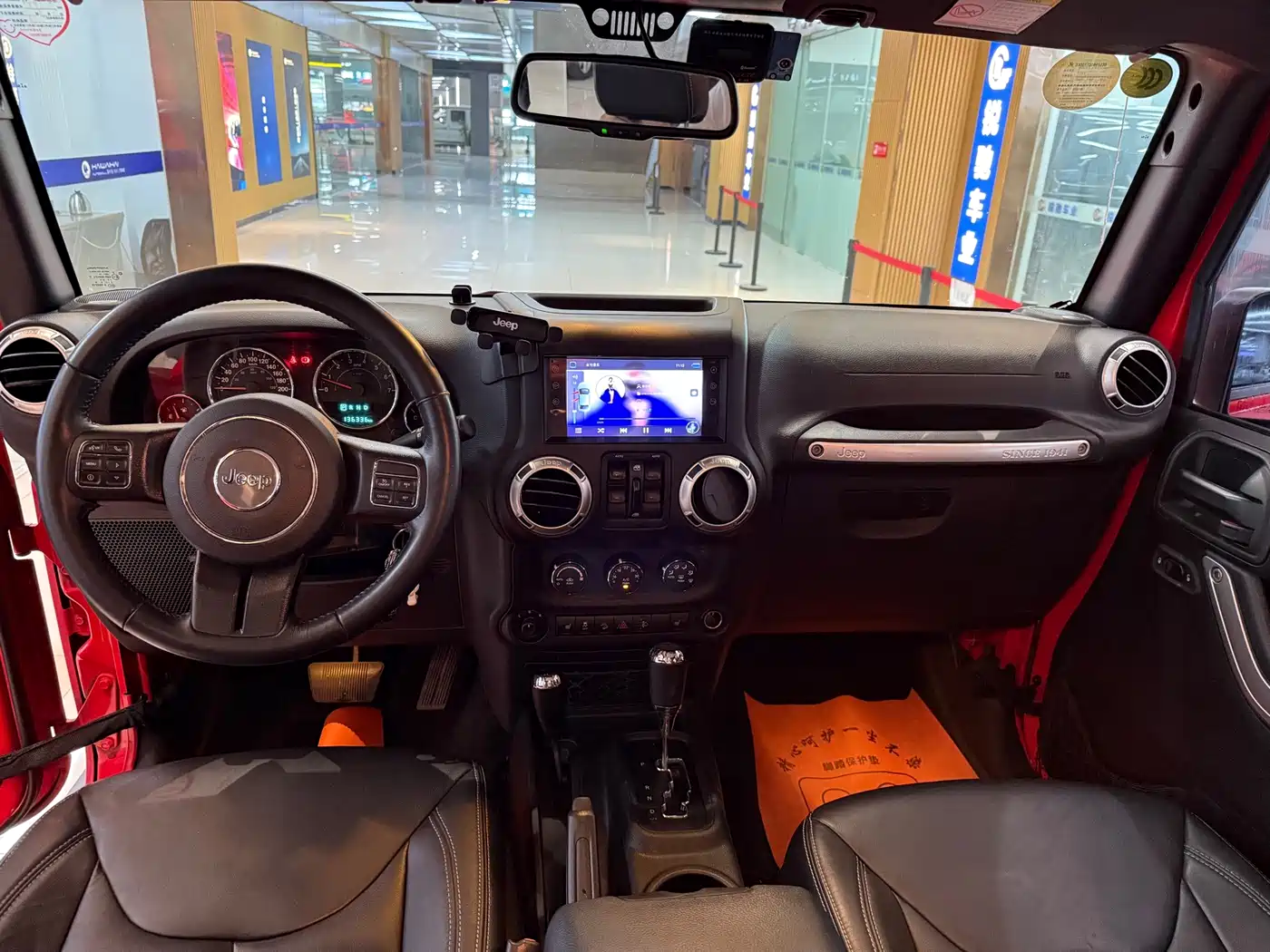 Фото 11 - Jeep Wrangler